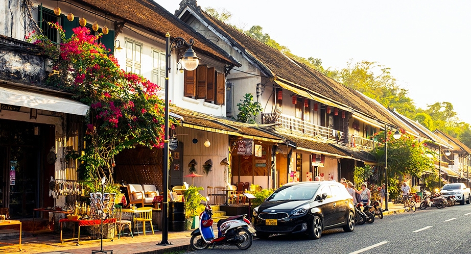 Day 6: Luang Prabang – Vang Vieng (Breakfast)